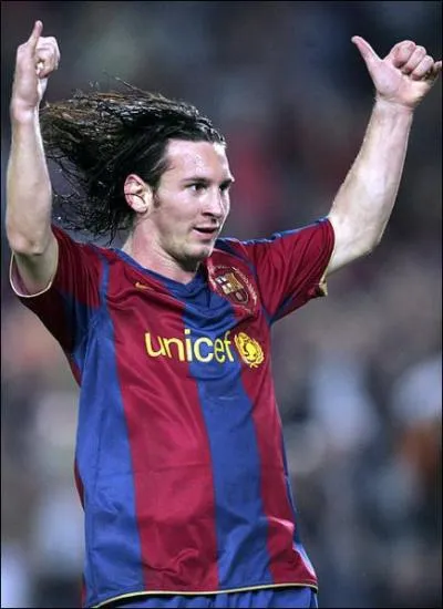 Petit argentin de Barcelone, et Ballon d'or 2009, c'est ... .