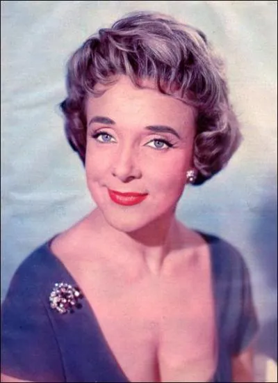 Cette actrice a donn ses traits  Mme de Rnal (Le rouge et le noir), et a t l'hrone de la srie 'Les Saintes cheries', c'est ... .