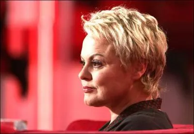 Comique qui a obtenu un Emmy Award pour 'Marie Besnard, l'empoisonneuse', c'est ...