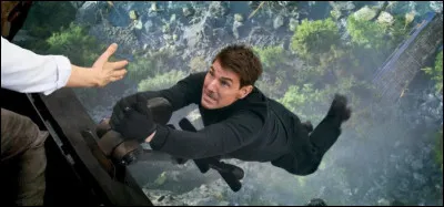 Quel acteur est c&eacute;l&egrave;bre pour r&eacute;aliser une grande partie de ses cascades dans la saga Mission : Impossible ?