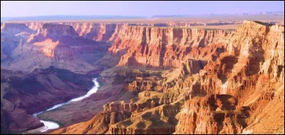 Savez-vous pourquoi le Grand Canyon s'appelle comme cela ? Car il est grand. A bient&ocirc;t pour de nouvelles anecdotes g&eacute;ographiques. O&ugrave; suis-je ?