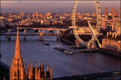 Quel fleuve traverse la ville de Londres ?