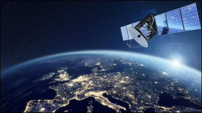 Pour communiquer les diverses informations qu'il doit partager, l'espion passe par un satellite dont le num&eacute;ro contient une grande victoire fran&ccedil;aise, ainsi qu'une grande d&eacute;faite. Le num&eacute;ro comporte &eacute;galement un token de quatre chiffres al&eacute;atoires. On sait simplement que la somme de ce token, situ&eacute; &agrave; la fin, est divisible par trois !Quel est ce satellite ?