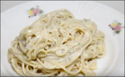 Quelle forme de p&acirc;tes signifie litt&eacute;ralement &laquo; petites ficelles &raquo; en italien ?