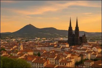 &Agrave; l'&eacute;poque gallo-romaine, Augustonemetum est le nom d'une ville fran&ccedil;aise actuelle.De quelle ville s'agit-il ?