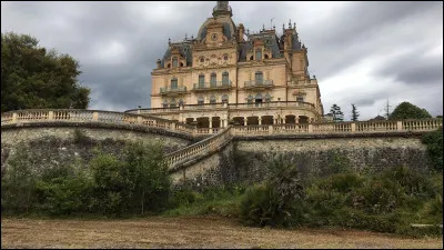 En 2023, le ch&acirc;teau d&rsquo;Aubiry accueille le tournage d'un film avec Pierre Niney qui sortira l'ann&eacute;e suivante dans les salles fran&ccedil;aises. Quel est ce film ?