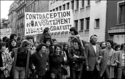 De quand date le droit &agrave; l'avortement en France ?