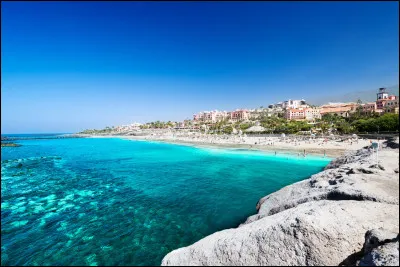 &Agrave; quel pays appartiennent aujourd'hui les &Icirc;les Canaries ?