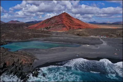 En quelle ann&eacute;e d&eacute;bute cette longue &eacute;ruption volcanique &agrave; Lanzarote ?