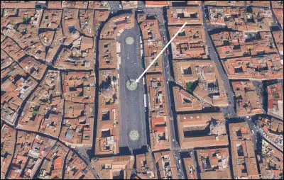 Quelle fontaine monumentale est situ&eacute;e au centre de la Piazza Navona &agrave; Rome ?