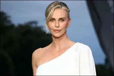 On commence par cette magnifique actrice. Quel est son nom ?