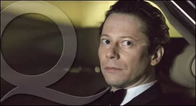 Quel acteur fran&ccedil;ais joue le r&ocirc;le du m&eacute;chant Dominic Greene dans "Quantum of Solace" ?