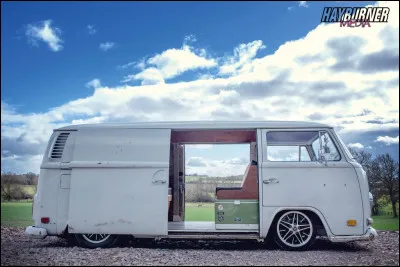 Un Bus comme sur l'image ci-dessus peut-il &ecirc;tre appel&eacute; "Barndoor" &eacute;galement, &agrave; cause de ses portes coulissantes ?