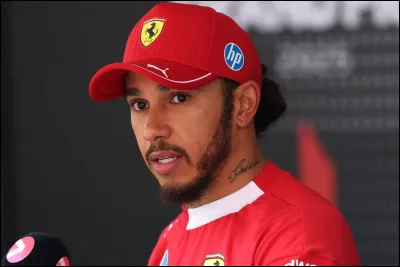 Depuis son arriv&eacute;e chez Ferrari, Lewis Hamilton a d&eacute;j&agrave; sign&eacute; une pole position.