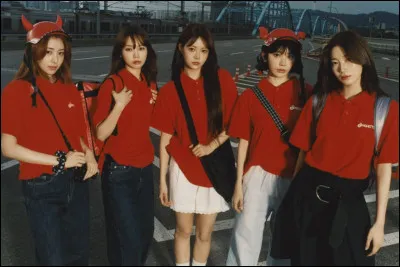 Qui dans BTS a particip&eacute; &agrave; la chanson Spaghetti de Le Sserafim ?