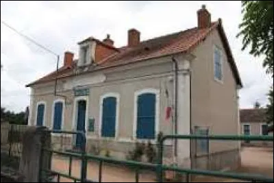 Village de l'aire d'attraction Montlu&ccedil;onnaise, travers&eacute; par le Cher, Reugny se situe dans le d&eacute;partement ...