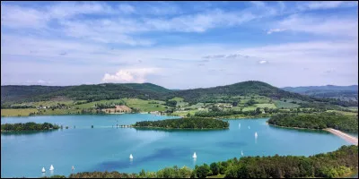 Que veut dire "&ecirc;tre game", comme dans : ''T'es-tu game de sauter dans le lac ?'' ?