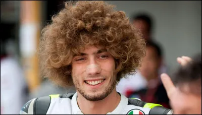 Marco Simoncelli a d&eacute;j&agrave; remport&eacute; le championnat du monde 250 cm&sup3;.