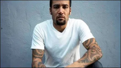 En 2004, avec quel groupe le chanteur Ben Harper revient-il aux affaires en sortant l'album "There Will Be a Light" ?