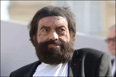 Qui est cet &eacute;crivain d'origine polonaise, auteur du roman ''&Egrave;ve'' ?