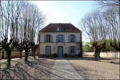 Village de l'arrondissement de Dreux, Serville se situe dans le d&eacute;partement ...