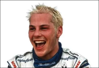 Jacques Villeneuve a remport&eacute; plus de courses en F1 que son p&egrave;re Gilles.