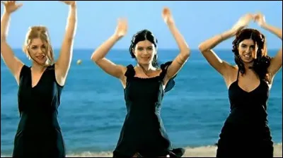 Quel groupe f&eacute;minin a r&eacute;chauff&eacute; l'automne 2002 avec son tube &eacute;pic&eacute; "Asereje" ?