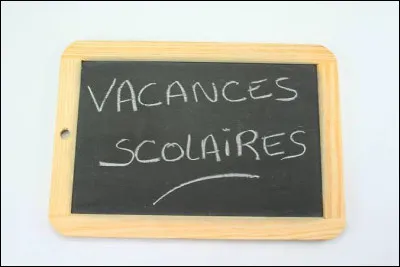 En combien de zones les vacances scolaires sont-elles d&eacute;coup&eacute;es en France ?