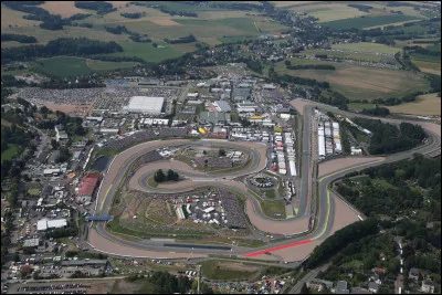 Le circuit du Sachsenring mesure moins de 4 kilom&egrave;tres.