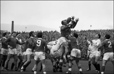 Ces deux fr&egrave;res ont &eacute;t&eacute; les principaux artisans du premier Grand Chelem fran&ccedil;ais dans le Tournoi des 5 Nations en 1968. Comment s'appelaient ces deux fr&egrave;res ?