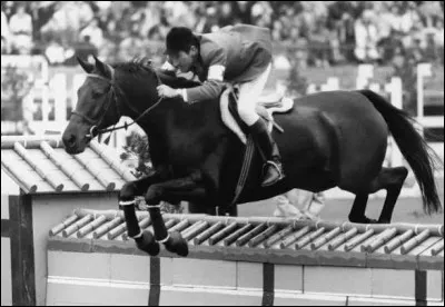 En 1964, quel athl&egrave;te conquiert la seule m&eacute;daille d'or fran&ccedil;aise en &eacute;quitation &agrave; Tokyo ?