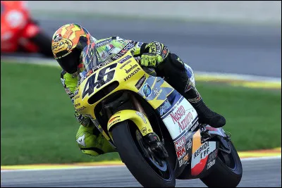 Le championnat du monde 500 cm&sup3; a utilis&eacute; des motos &agrave; quatre temps avant de passer aux MotoGP.