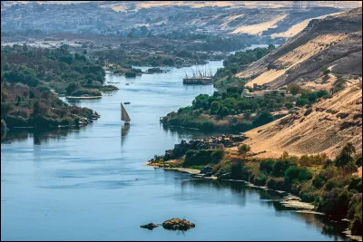 Le Nil traverse l'&Eacute;gypte.