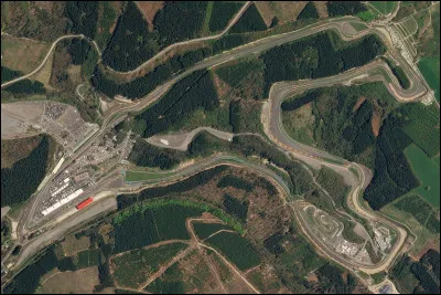 Le circuit de Spa-Francorchamps actuel est plus court que le trac&eacute; utilis&eacute; avant 1983.