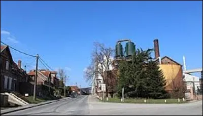Pour finir, je vous emm&egrave;ne dans le Vermandois, &agrave; Villers-Faucon. Village Samarien il se situe en r&eacute;gion ...