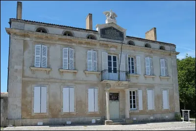 Dans quelle commune est situ&eacute; le Mus&eacute;e napol&eacute;onien ?