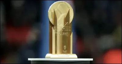 Quel est le nom du troph&eacute;e remis au meilleur gardien de l'ann&eacute;e ?