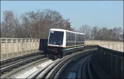 Le m&eacute;tro de Lille enti&egrave;rement automatis&eacute; s'appelle le Val.