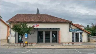 Nous partons en Occitanie, &agrave; Chelle-Debat. Village de l'aire d'attraction Tarbaise, il se situe ...