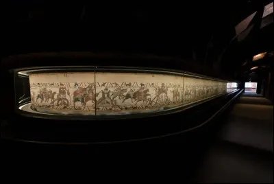 En quelle ann&eacute;e a &eacute;t&eacute; inscrite &agrave; un c&eacute;l&egrave;bre registre la Tapisserie de Bayeux ?