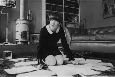 Mary Quant lance la mini-jupe, mais quel couturier fran&ccedil;ais l'introduit dans l'Hexagone ?