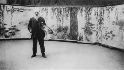 Dans quel mus&eacute;e est expos&eacute;e l'&oelig;uvre "Les Nymph&eacute;as" de Claude Monet ?