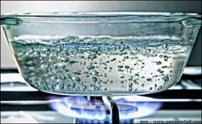 L'eau ne boue pas toujours &agrave; 100&deg;C. Quel &eacute;l&eacute;ment influence sa temp&eacute;rature d'&eacute;bullition ?