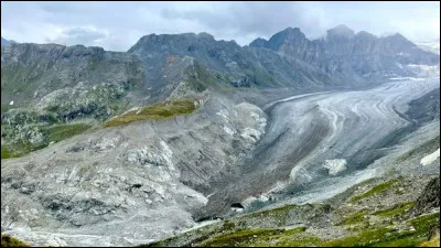 En quelle ann&eacute;e l'&eacute;t&eacute; marque-t-il un tournant dans le r&eacute;chauffement climatique avec des pertes de glaciers irr&eacute;versibles ?