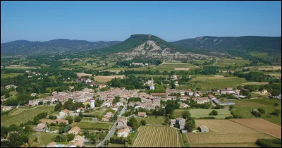 Il repr&eacute;sente la porte des C&eacute;vennes : village entre causse de l&rsquo;Hortus et les premiers reliefs c&eacute;venols : Pompignan.