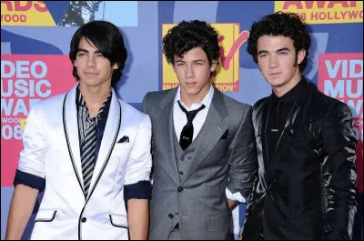 Compl&eacute;tez le titre de ce single du groupe Jonas Brothers : "Year ..." :
