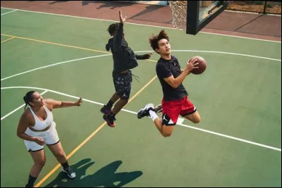 Quel est ce sport tr&egrave;s populaire ?