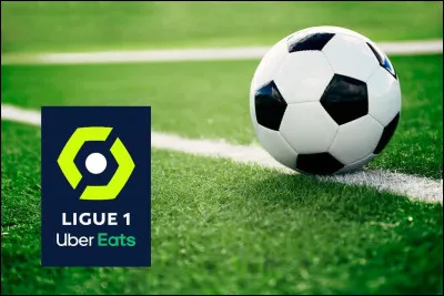 Quel club de Ligue 1 est rest&eacute; invaincu pendant 19 matchs de suite lors de la saison 2022-2023 ?