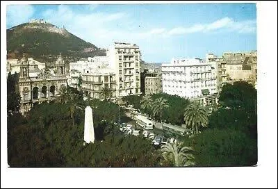 Quel &eacute;crivain est l'auteur de l'essai "l'&Eacute;t&eacute;" qui a pour cadre la ville d'Oran ?