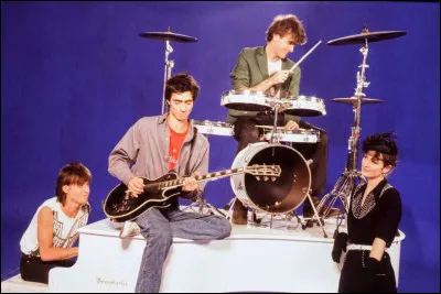 Jean-Louis Aubert a &eacute;t&eacute; un membre du groupe de rock fran&ccedil;ais T&eacute;l&eacute;phone. Vrai ou faux ?